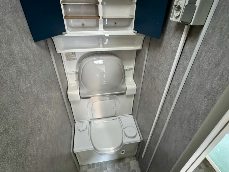 Каравана Chateau DELTA 3900 TZ, снимка 14 - Каравани и кемпери - 52638519