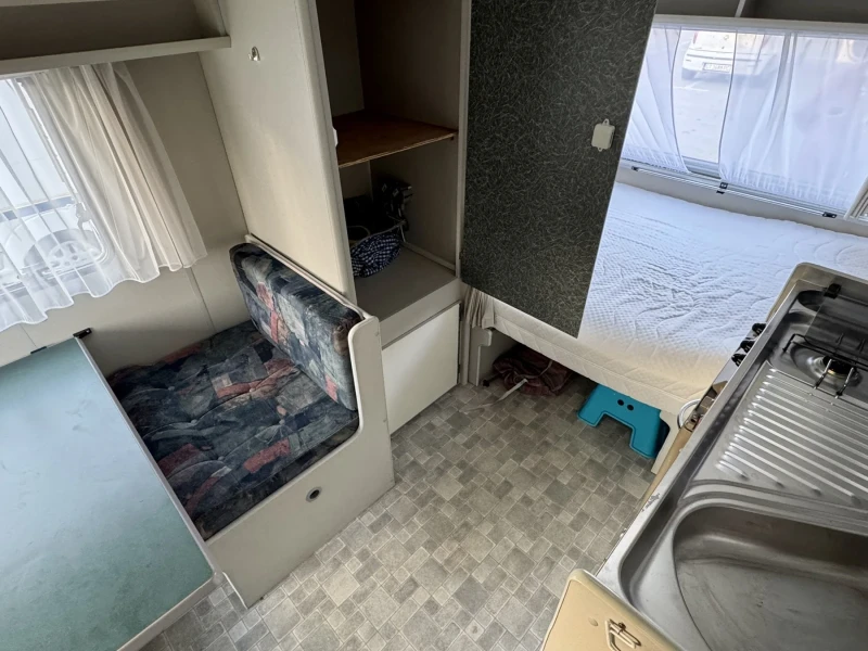 Каравана Chateau DELTA 3900 TZ, снимка 13 - Каравани и кемпери - 52638519