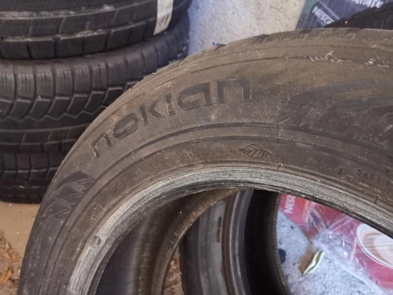 Гуми Зимни 235/60R18, снимка 2 - Гуми и джанти - 46829773