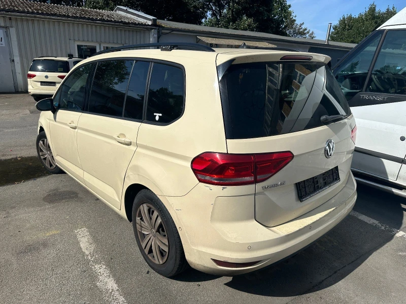 VW Touran 2.0TDI, снимка 13 - Автомобили и джипове - 46128062