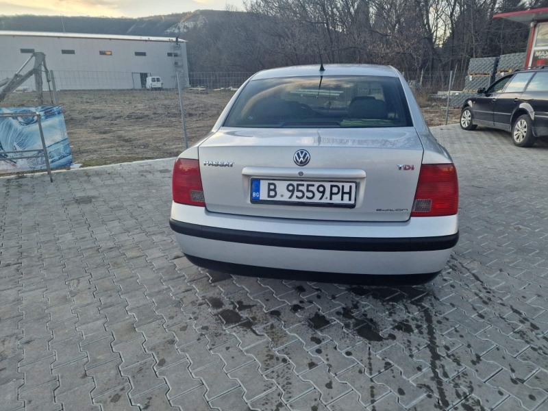 VW Passat, снимка 6 - Автомобили и джипове - 46433053