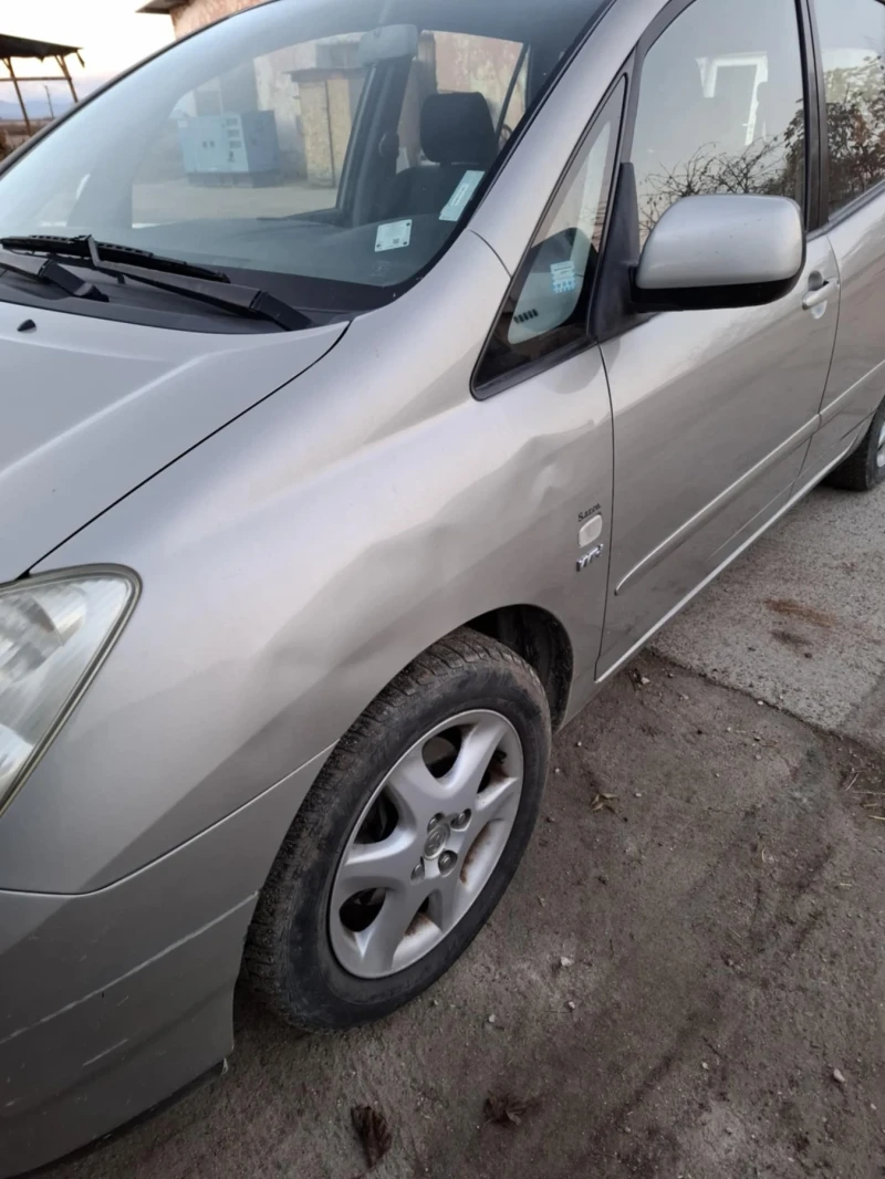 Toyota Corolla verso 1.8, снимка 5 - Автомобили и джипове - 48056772