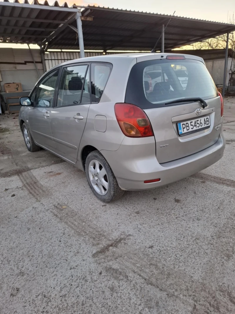 Toyota Corolla verso 1.8, снимка 6 - Автомобили и джипове - 48056772