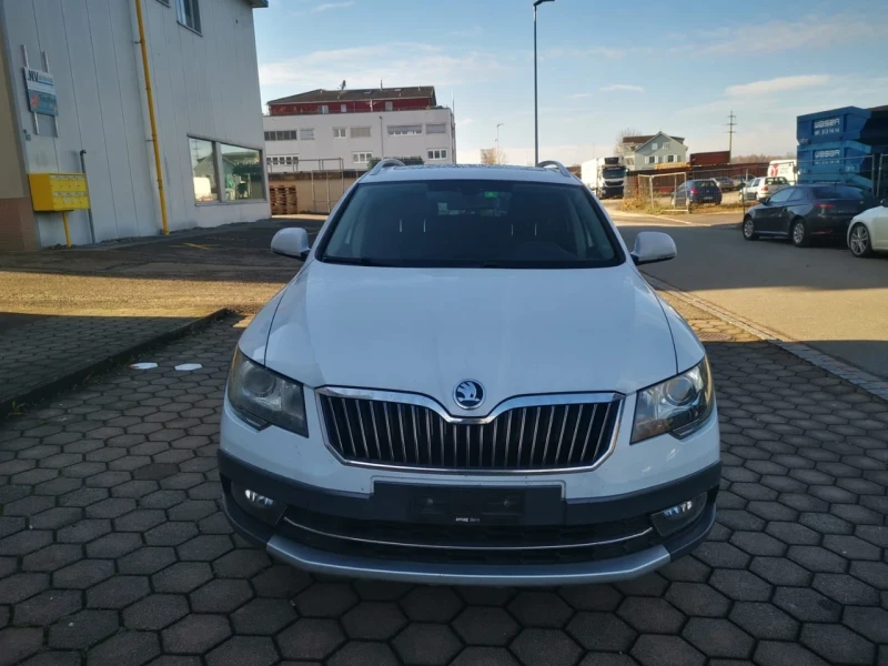 Skoda Superb Scout/Швейцария!, снимка 1 - Автомобили и джипове - 48376265