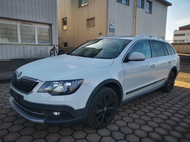 Skoda Superb Scout/Швейцария!, снимка 3 - Автомобили и джипове - 48376265