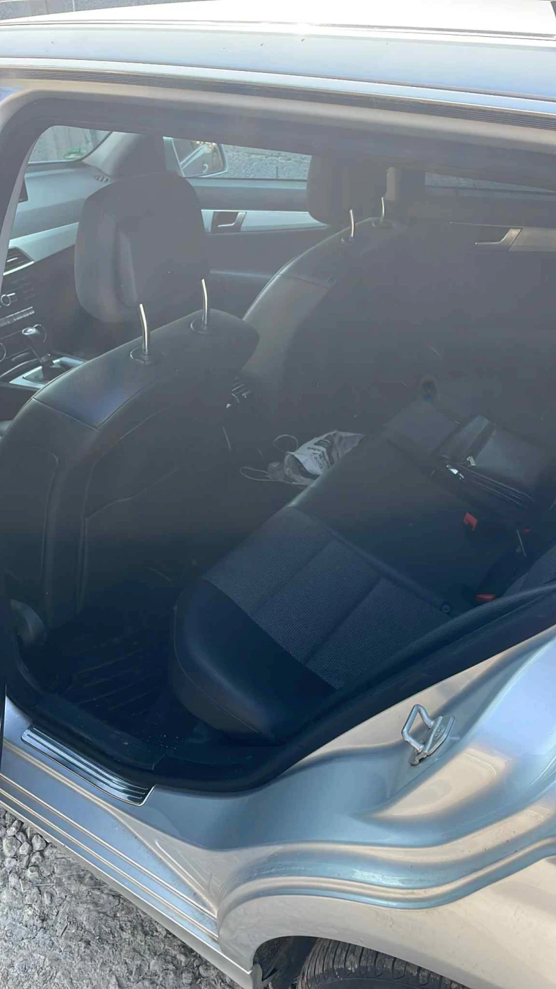 Mercedes-Benz C 220, снимка 10 - Автомобили и джипове - 50818016