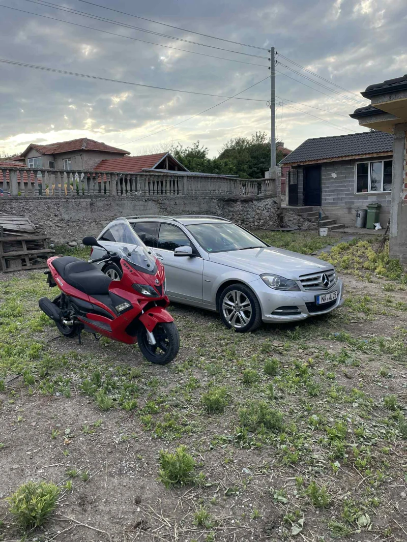 Mercedes-Benz C 220, снимка 12 - Автомобили и джипове - 50818016