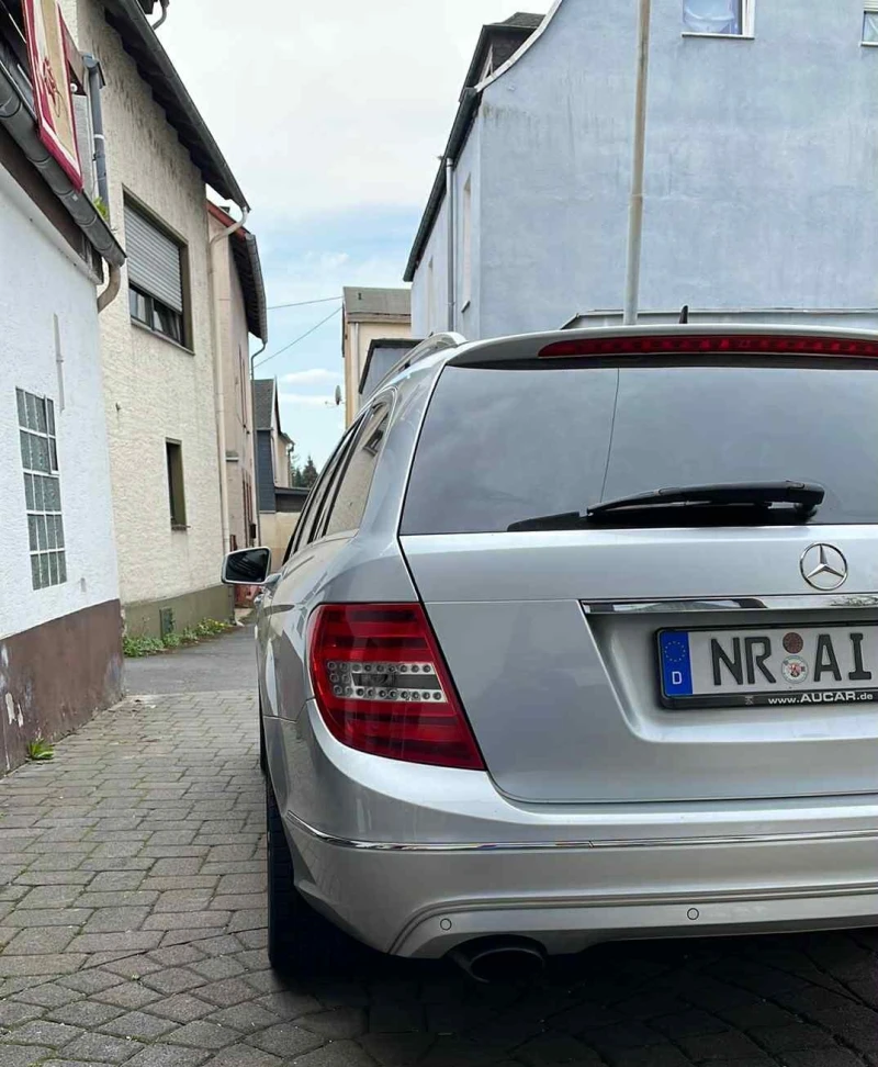 Mercedes-Benz C 220, снимка 4 - Автомобили и джипове - 50818016
