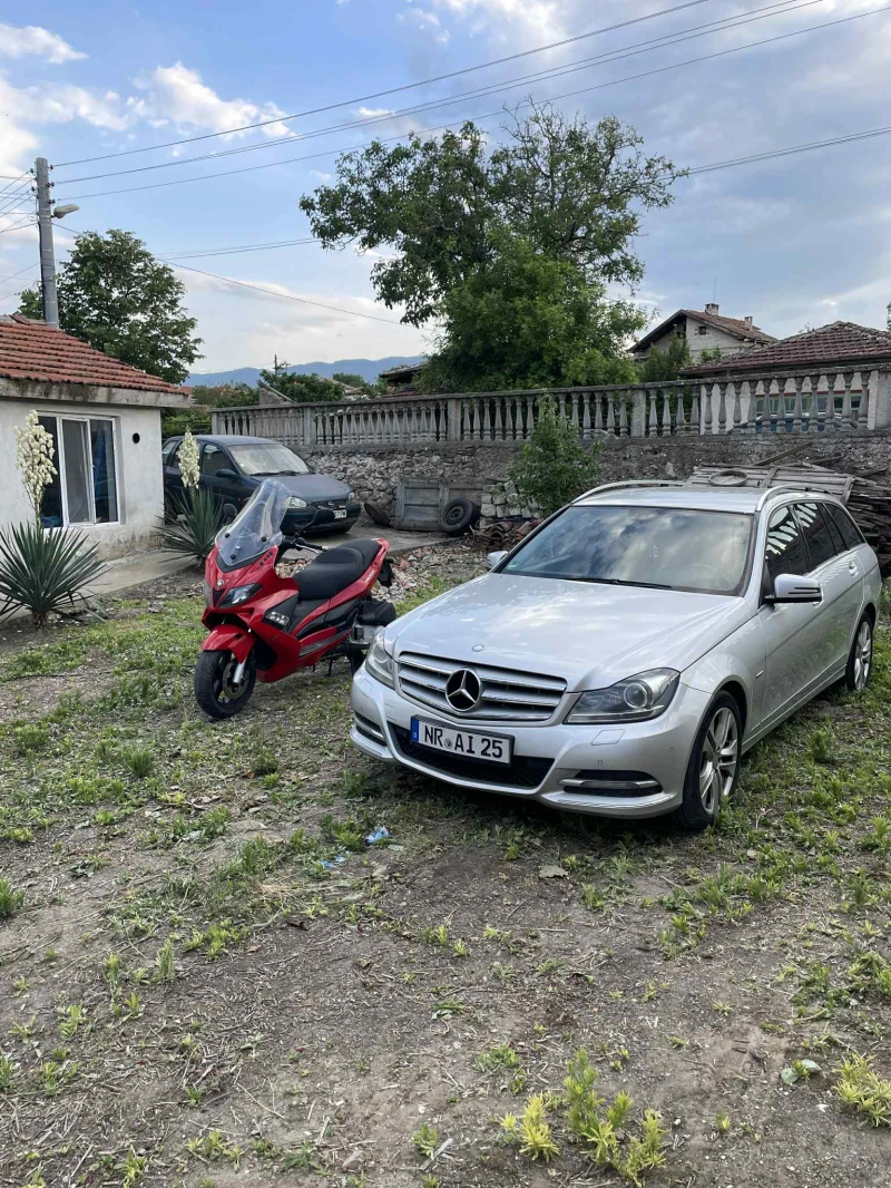 Mercedes-Benz C 220, снимка 13 - Автомобили и джипове - 50818016