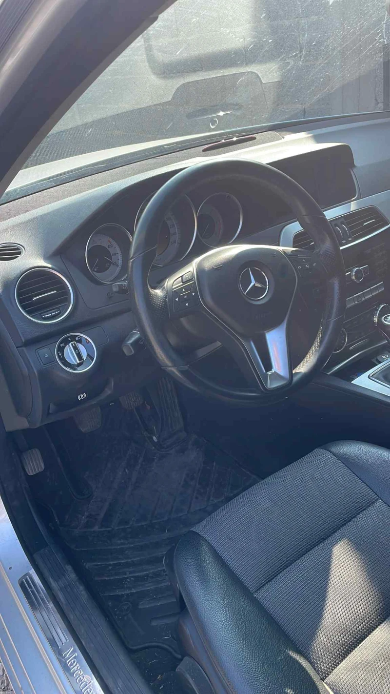 Mercedes-Benz C 220, снимка 6 - Автомобили и джипове - 50818016