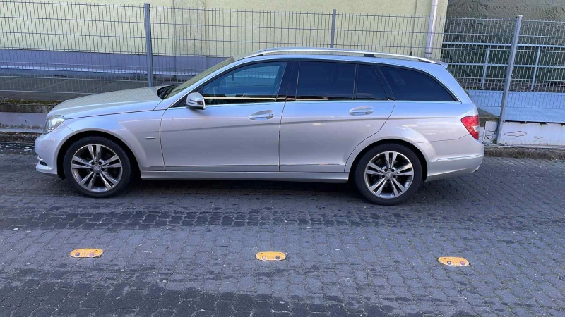 Mercedes-Benz C 220, снимка 5 - Автомобили и джипове - 50818016