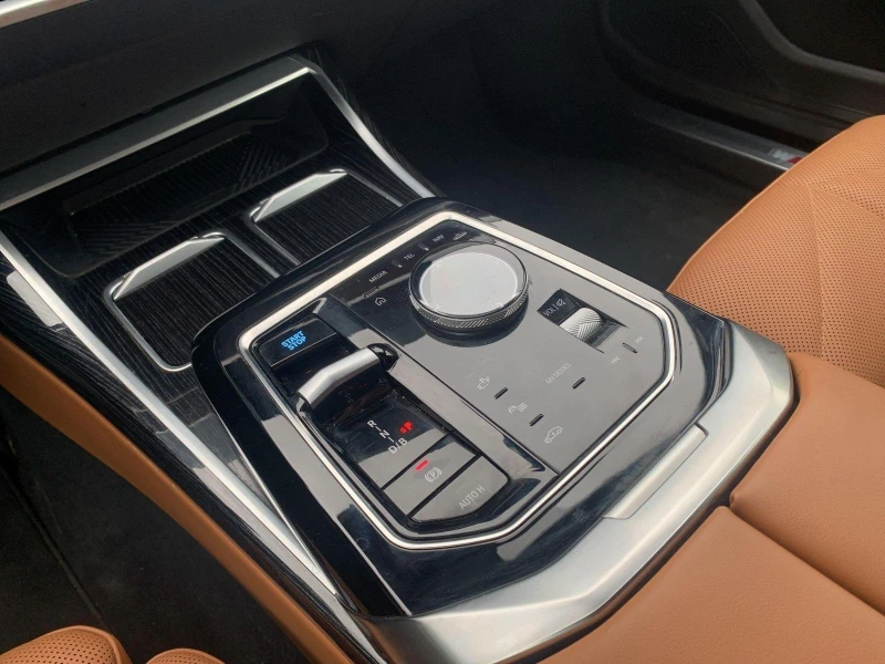BMW i7 eDRIVE50 M-SPORT PAKET HEAD UP PANO B&W, снимка 9 - Автомобили и джипове - 51597092