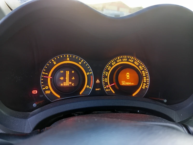 Toyota Auris, снимка 3 - Автомобили и джипове - 52253034