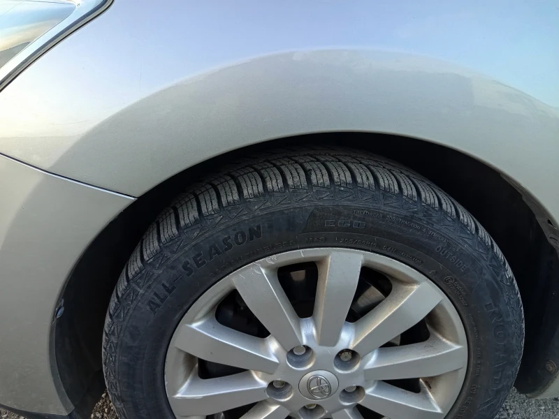 Toyota Auris, снимка 4 - Автомобили и джипове - 52253034