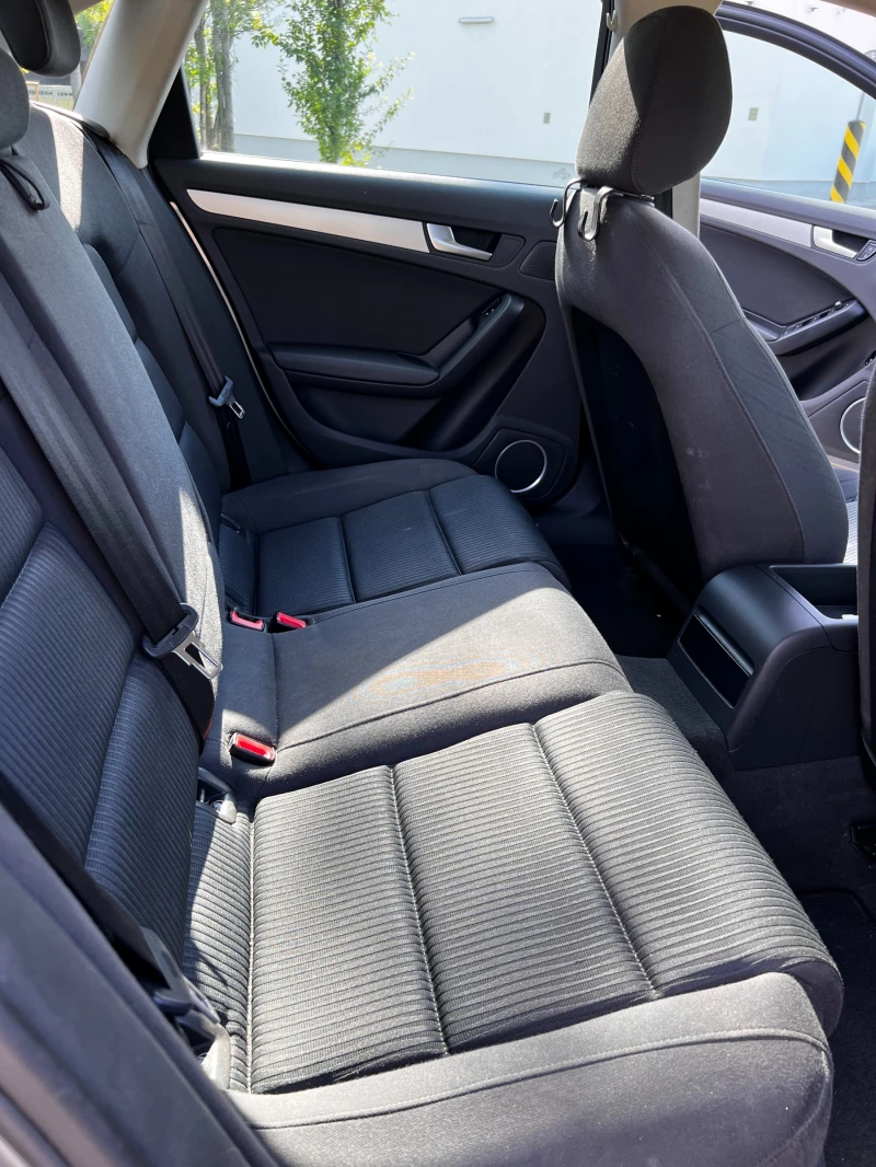 Audi A4 1.8 T, снимка 6 - Автомобили и джипове - 52535444