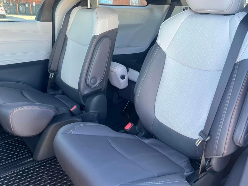 Toyota Sienna * AWD * CARFAX * БЕЗ ПЪРВОНАЧАЛНА ВНОСКА, снимка 11 - Автомобили и джипове - 52967437