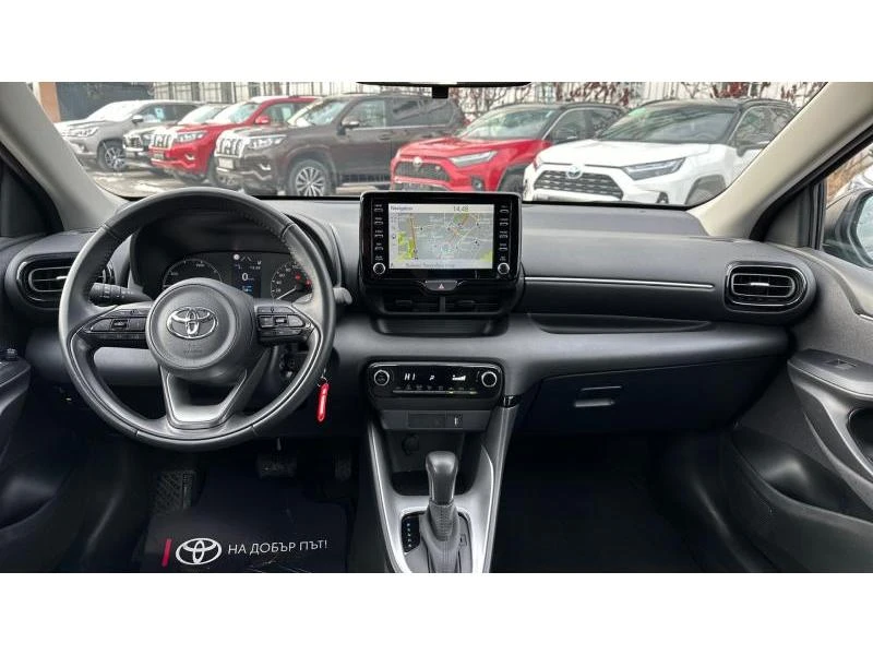 Toyota Yaris 1.5HSD Dynamic, снимка 8 - Автомобили и джипове - 48586459