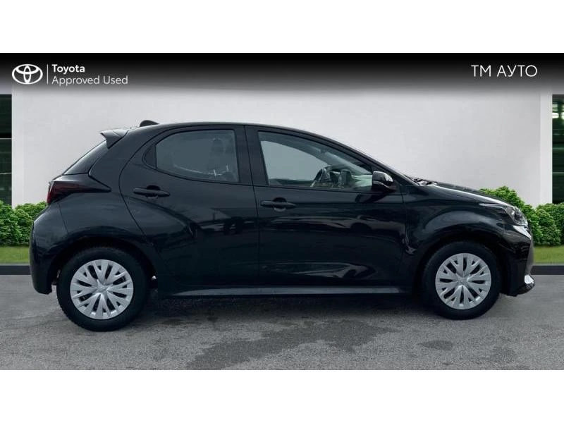 Toyota Yaris 1.5HSD Dynamic, снимка 17 - Автомобили и джипове - 48586459