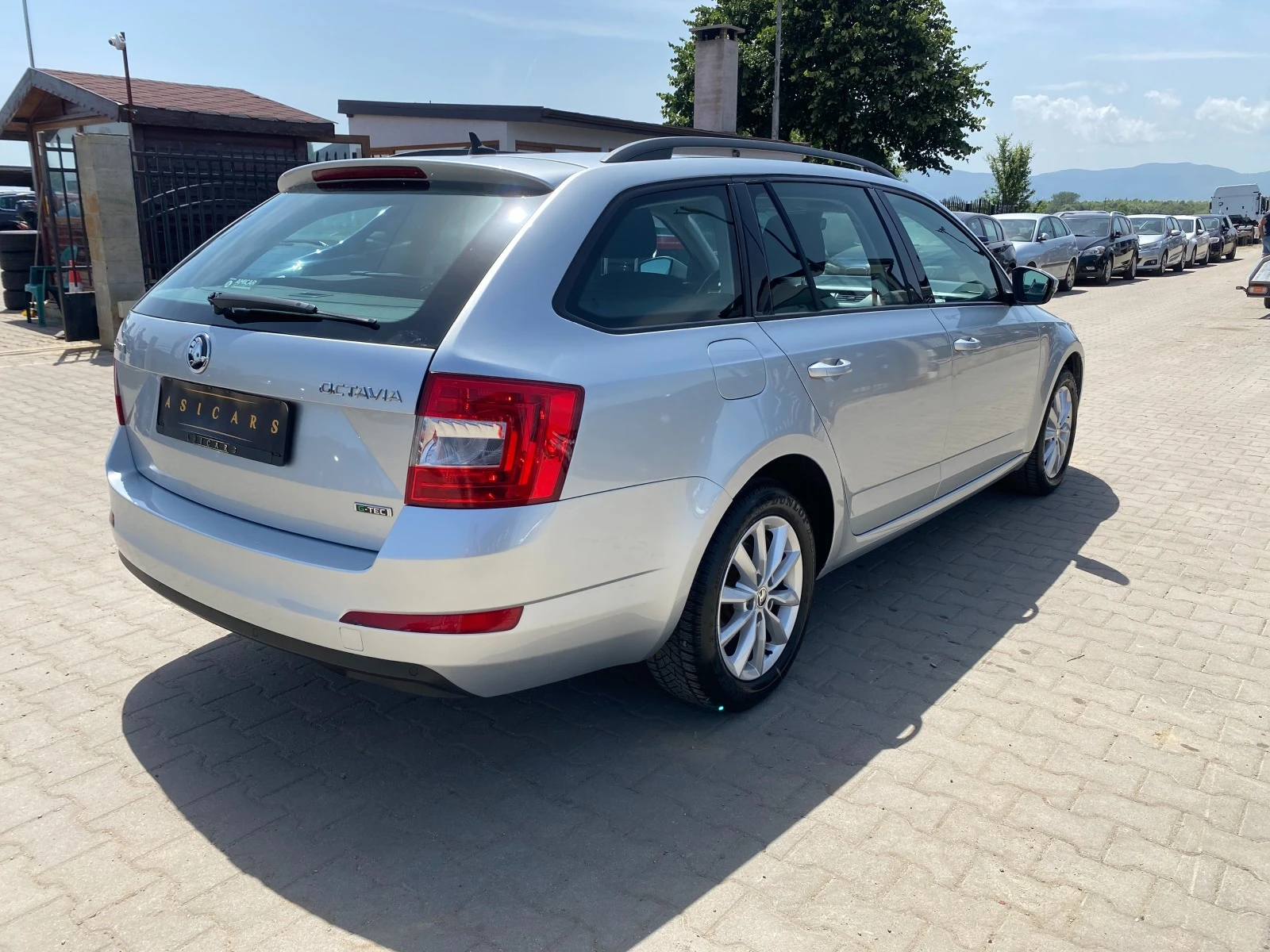 Skoda Octavia 1.4I/METAN AUTOMATIC EURO 6B - изображение 5