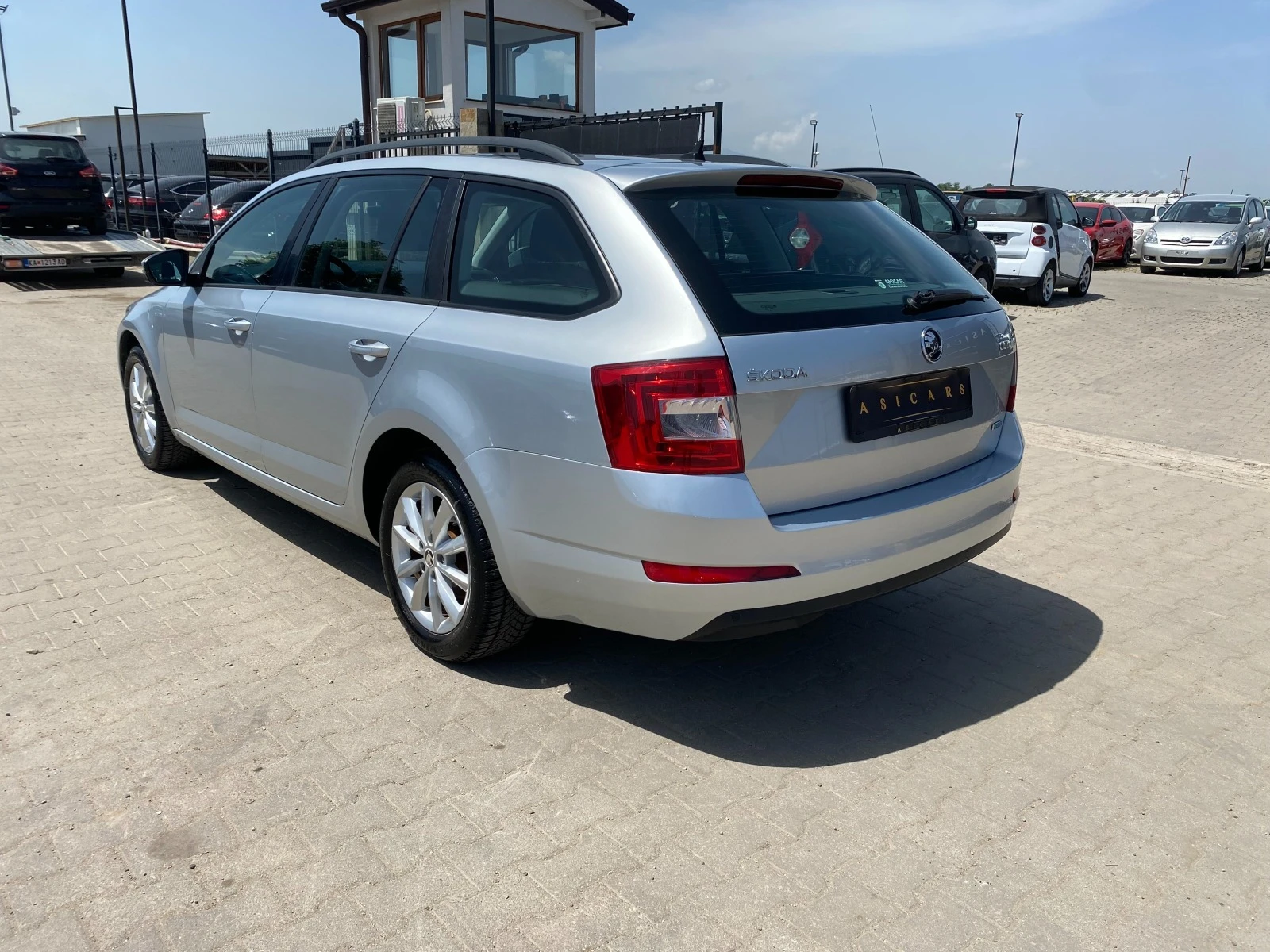 Skoda Octavia 1.4I/METAN AUTOMATIC EURO 6B - изображение 3