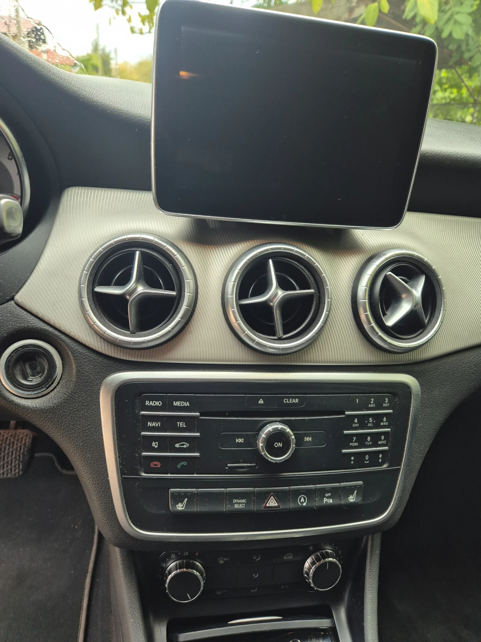 Mercedes-Benz CLA 200  - изображение 8