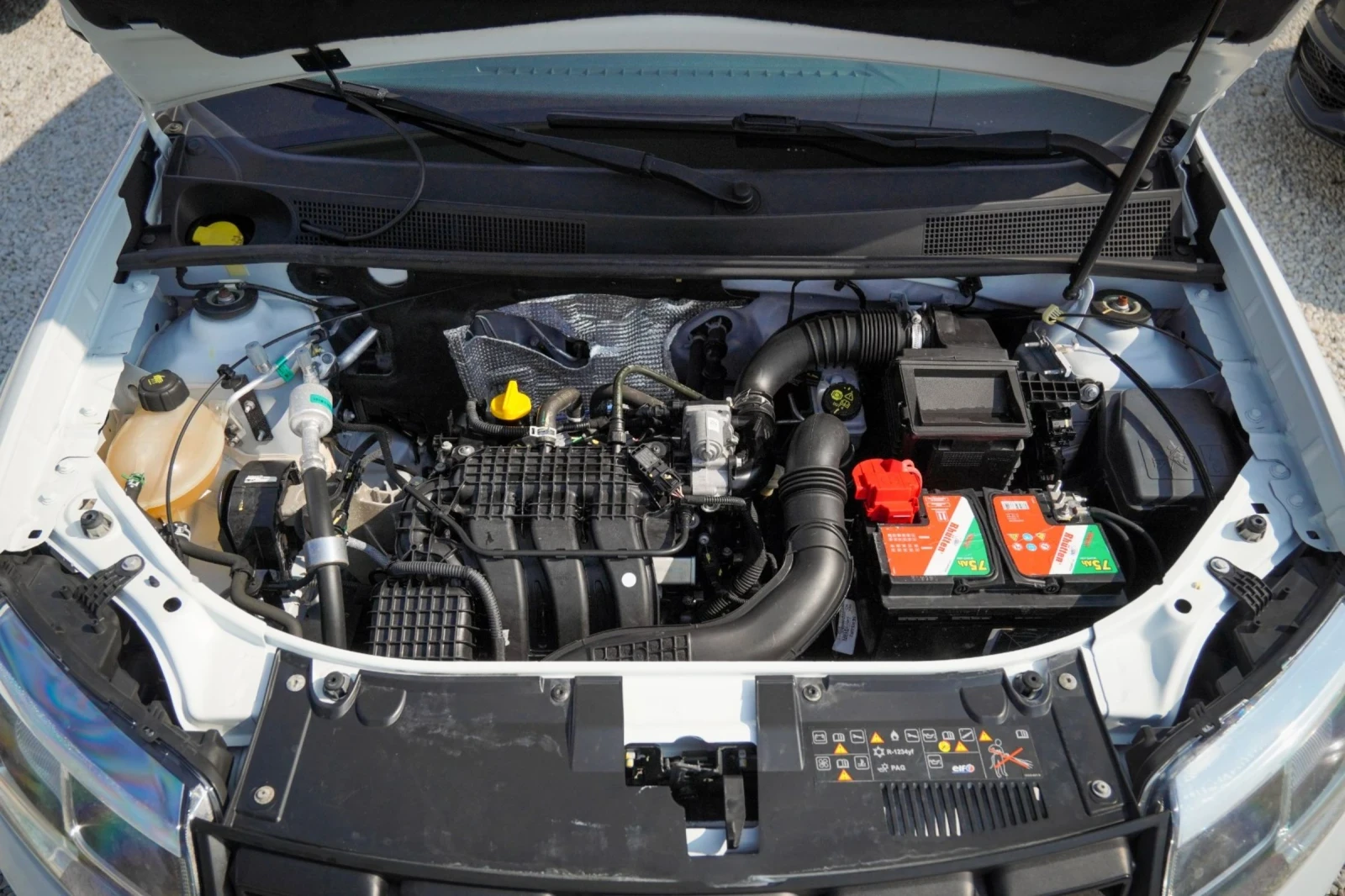 Dacia Sandero EURO-6 ЛИЗИНГ, снимка 15 - Автомобили и джипове - 53783874