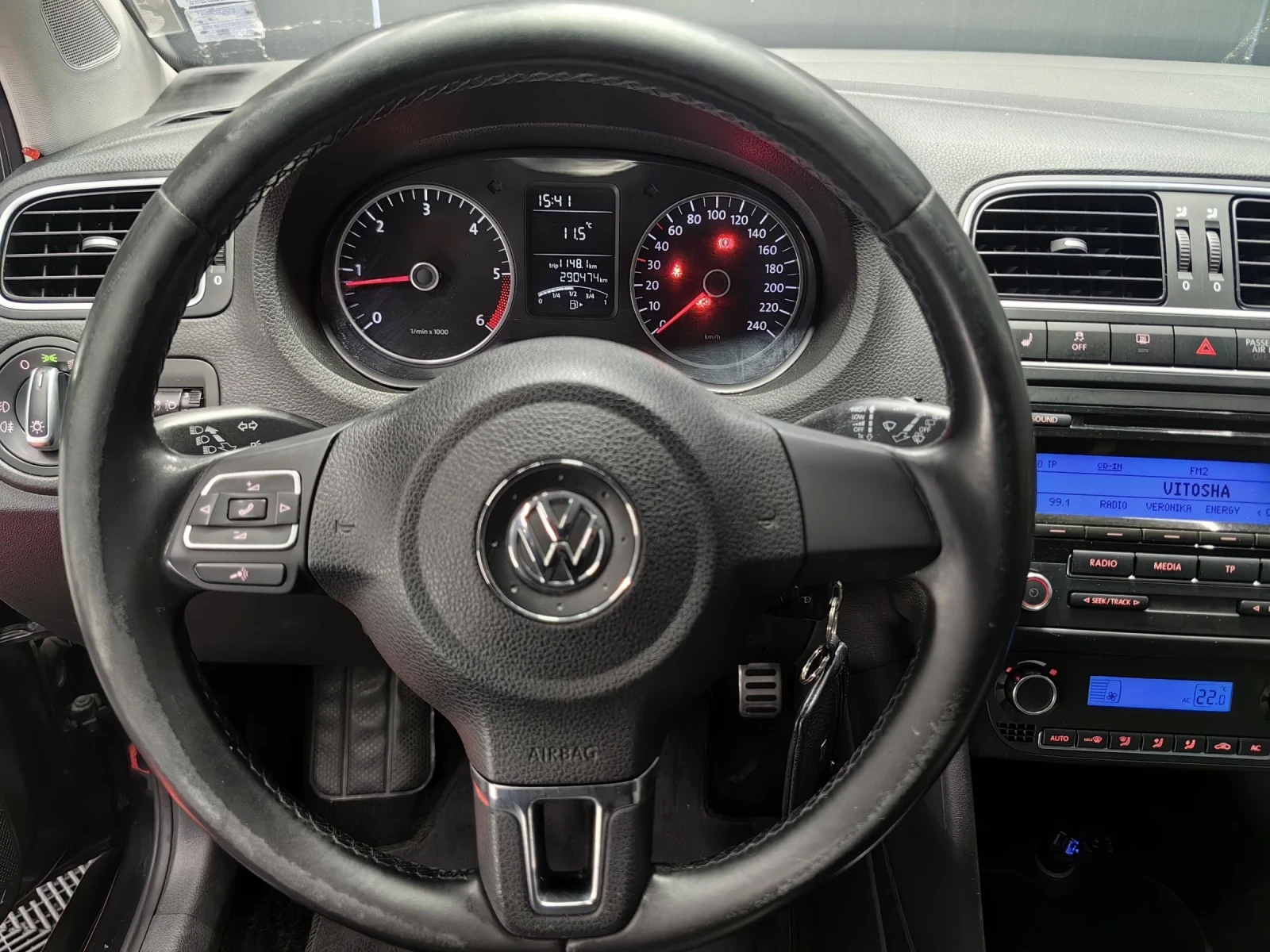 VW Polo CROSS* 1.6TDI* 105ps* РЕГ* EURO5* ПОДГРЕВ* МУЛТИ* , снимка 7 - Автомобили и джипове - 54390650