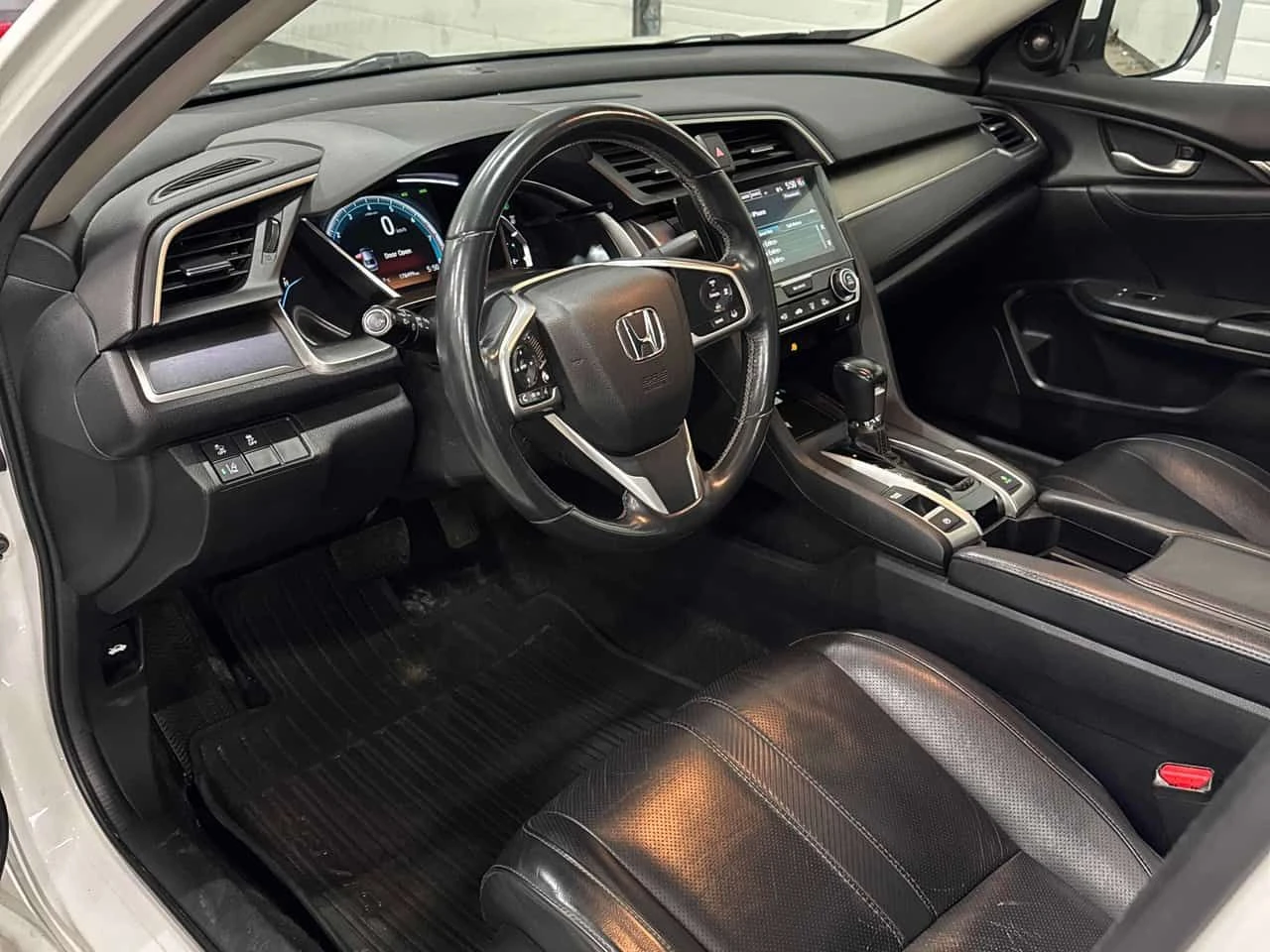 Honda Civic * Touring * 2 КЛЮЧА* PANO* ПОДГРЕВ* KEYLESS* , снимка 5 - Автомобили и джипове - 54403791