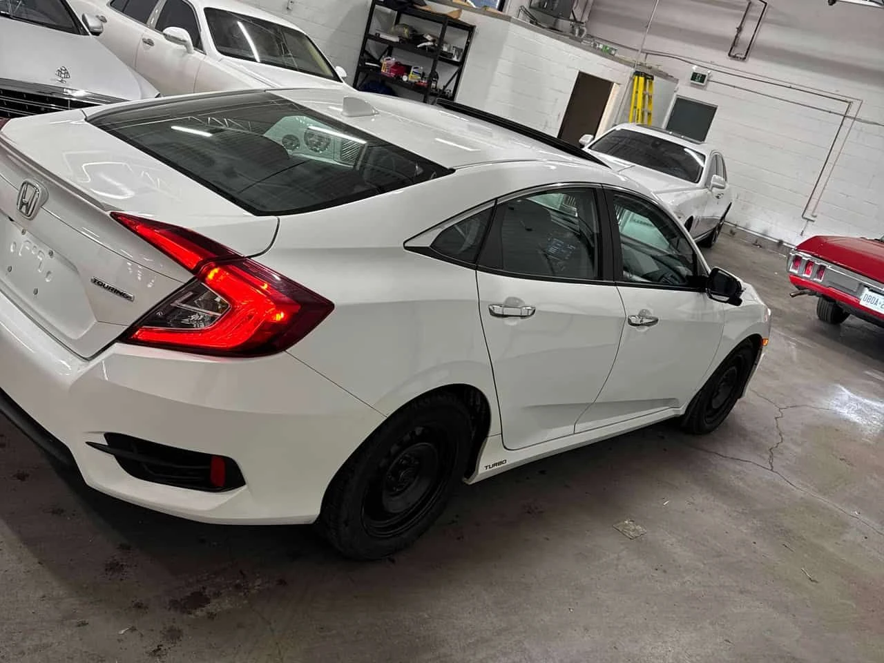 Honda Civic * Touring * 2 КЛЮЧА* PANO* ПОДГРЕВ* KEYLESS* , снимка 3 - Автомобили и джипове - 54403791
