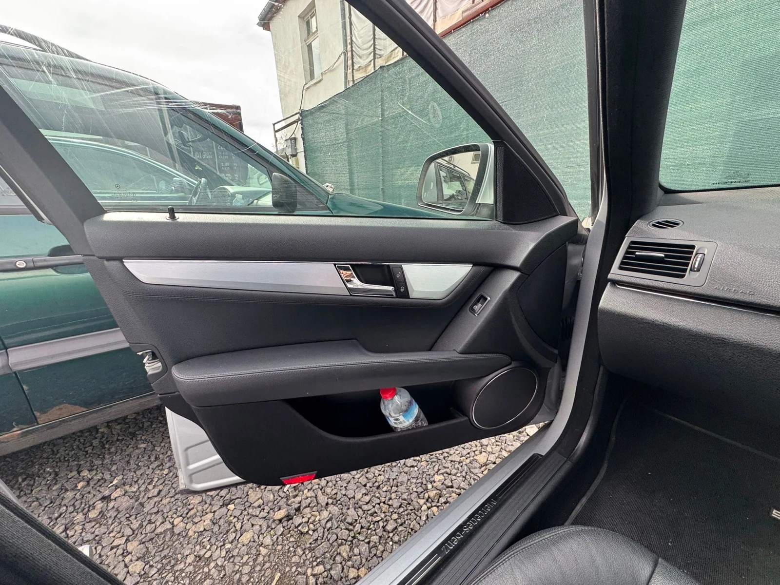 Mercedes-Benz C 200, снимка 14 - Автомобили и джипове - 54576644