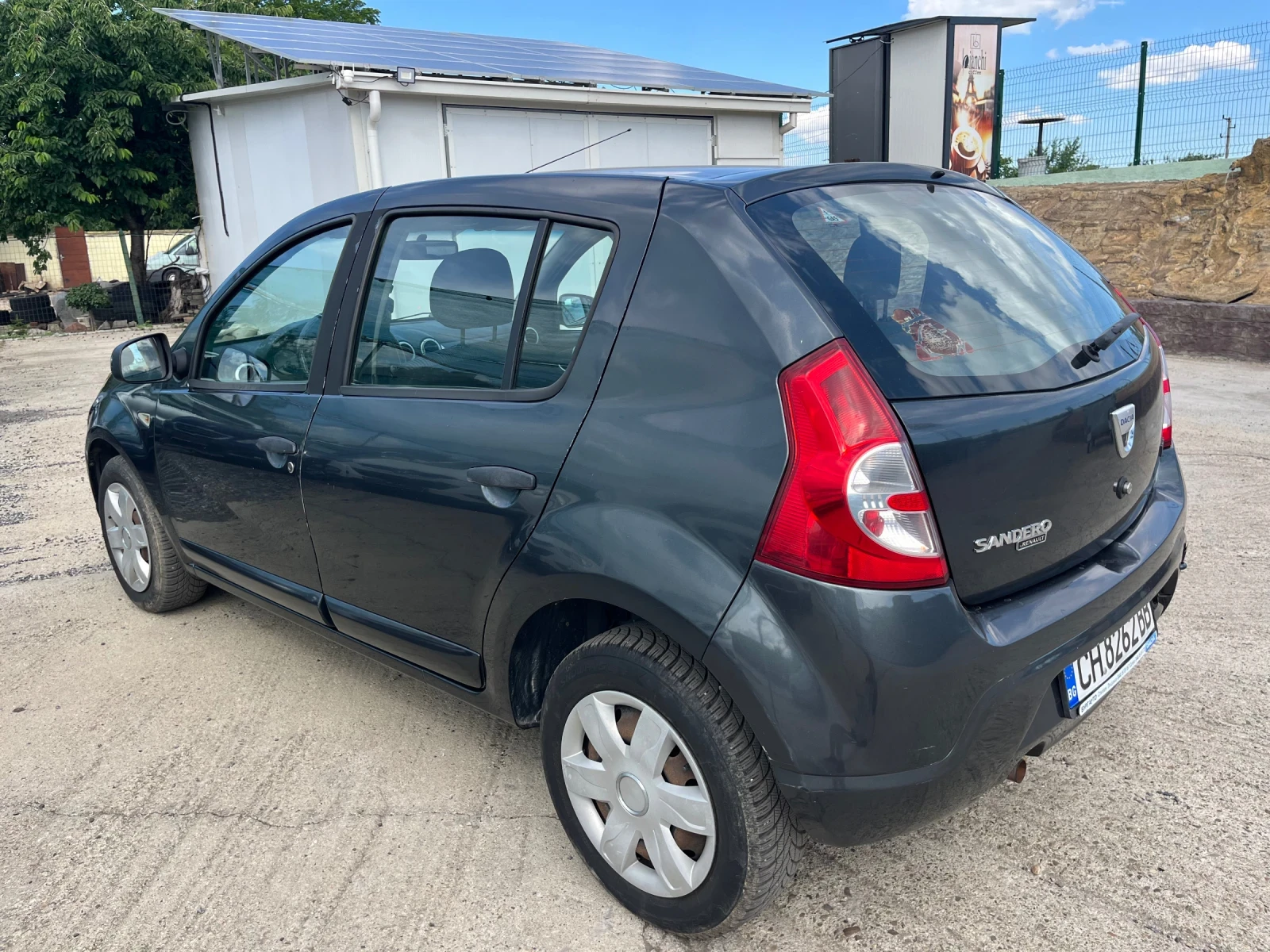 Dacia Sandero 1.6i GAS, снимка 4 - Автомобили и джипове - 55014561