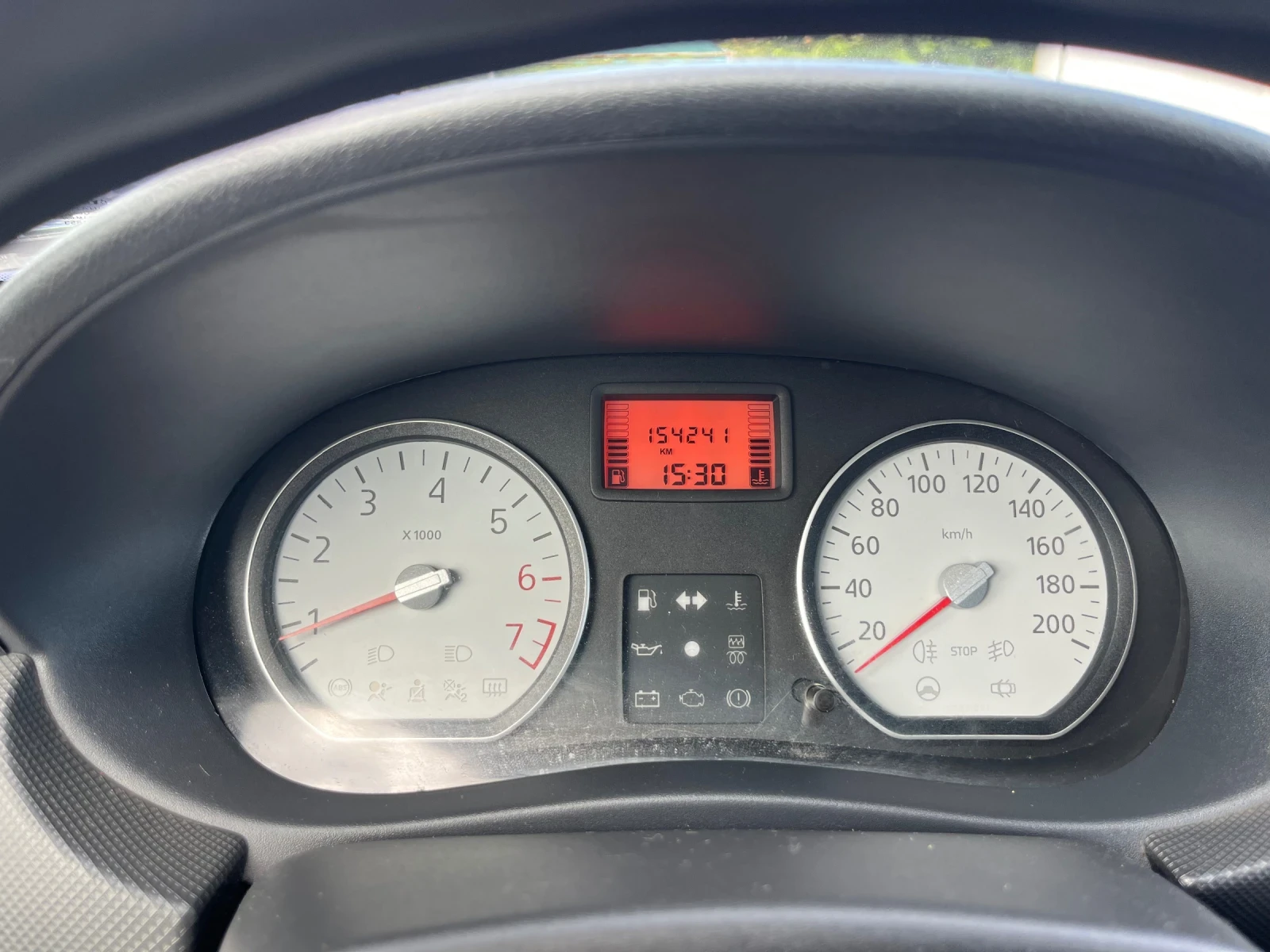 Dacia Sandero 1.6i GAS, снимка 8 - Автомобили и джипове - 55014561