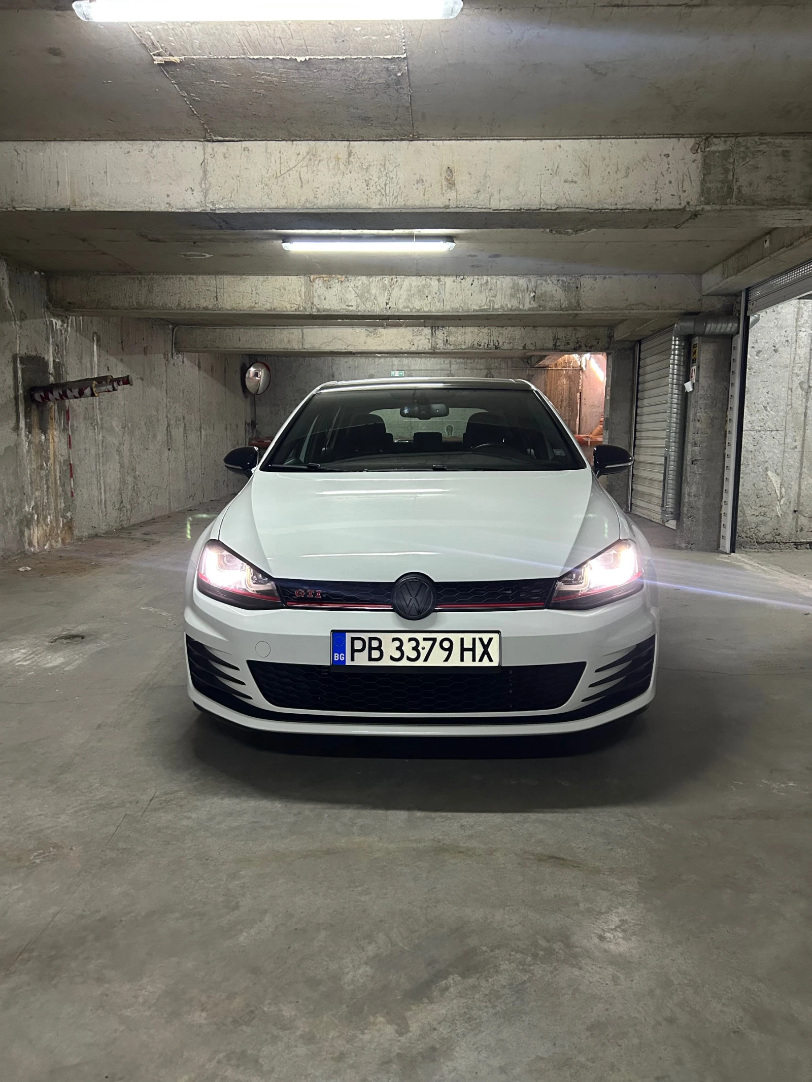 VW Golf GTI, снимка 2 - Автомобили и джипове - 56079107