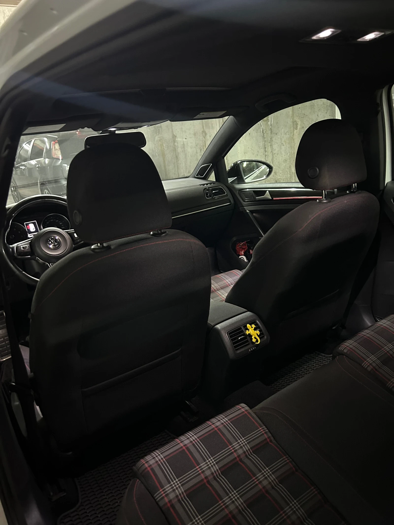 VW Golf GTI, снимка 12 - Автомобили и джипове - 56079107