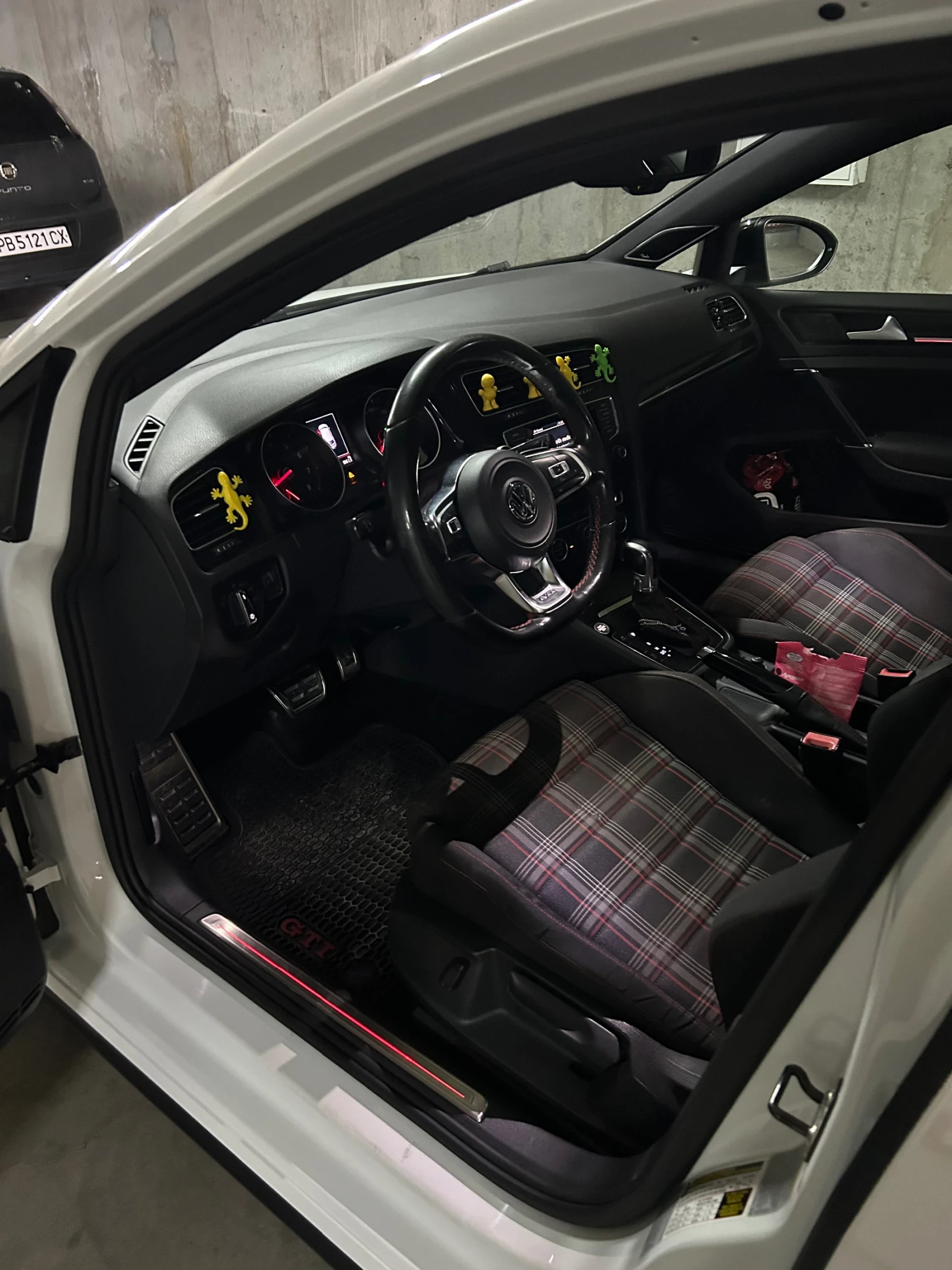 VW Golf GTI, снимка 7 - Автомобили и джипове - 56079107