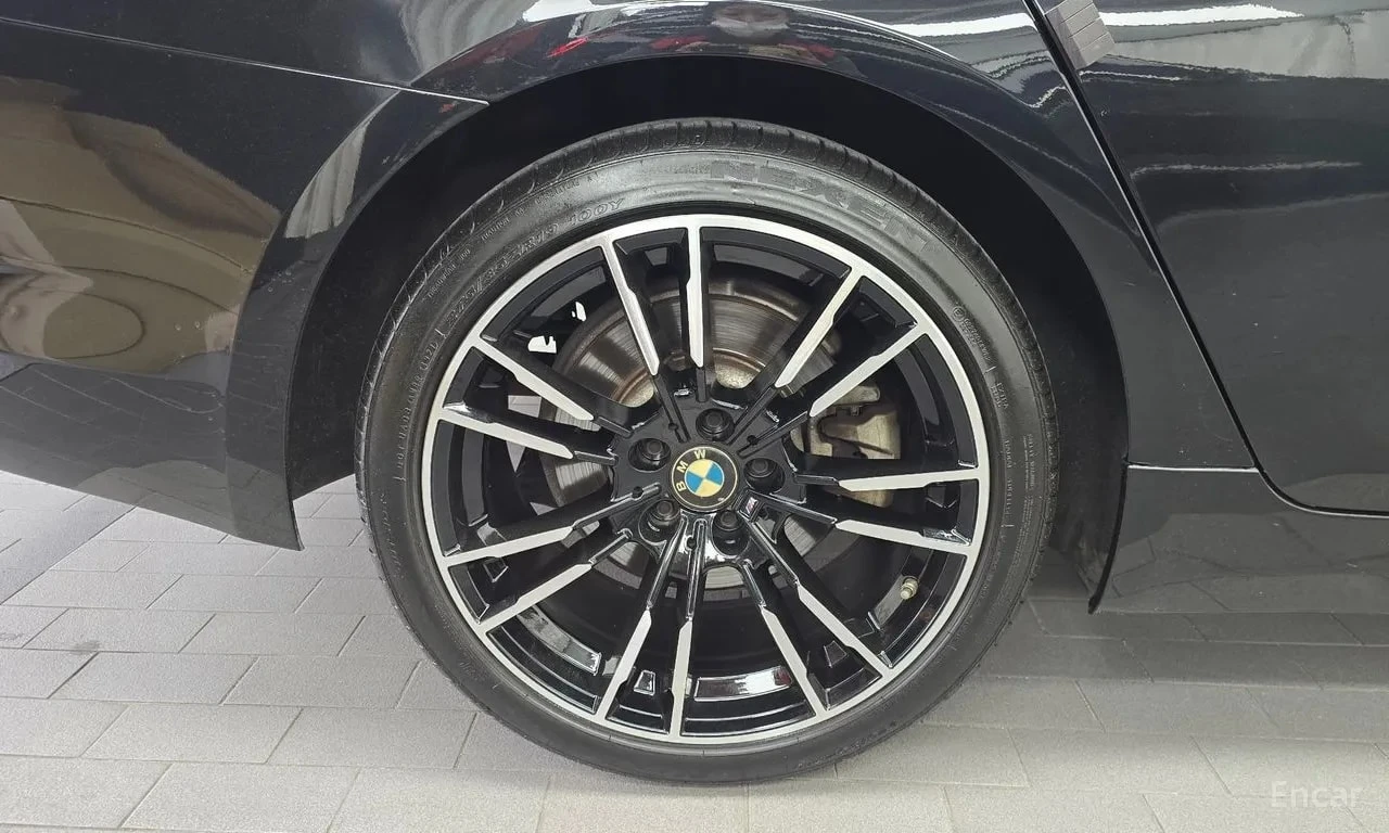 BMW 530 М ПАКЕТ/xDrive Luxury Plus/ОБДУХ/ХЕДЪП/ДИСТРОНИК/, снимка 5 - Автомобили и джипове - 56130960