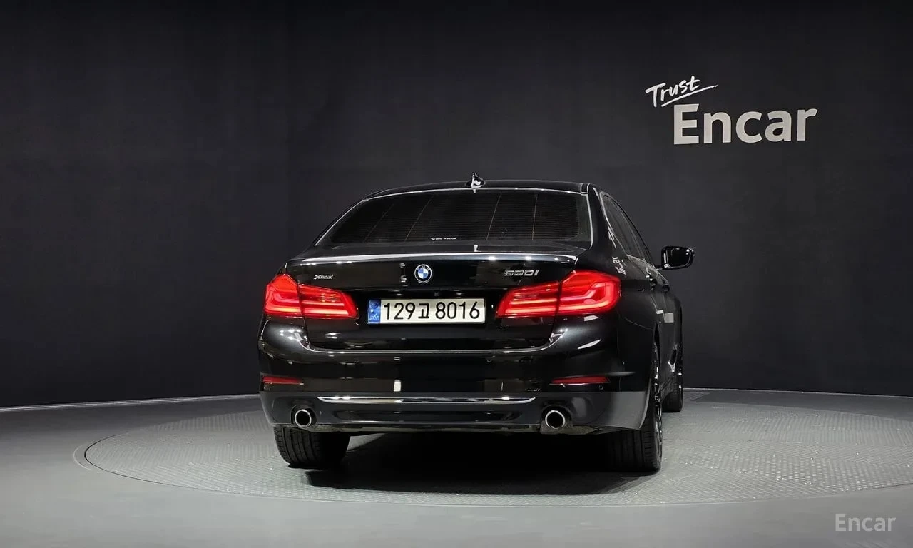 BMW 530 М ПАКЕТ/xDrive Luxury Plus/ОБДУХ/ХЕДЪП/ДИСТРОНИК/, снимка 4 - Автомобили и джипове - 56130960