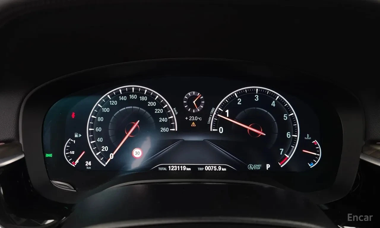 BMW 530 М ПАКЕТ/xDrive Luxury Plus/ОБДУХ/ХЕДЪП/ДИСТРОНИК/, снимка 8 - Автомобили и джипове - 56130960