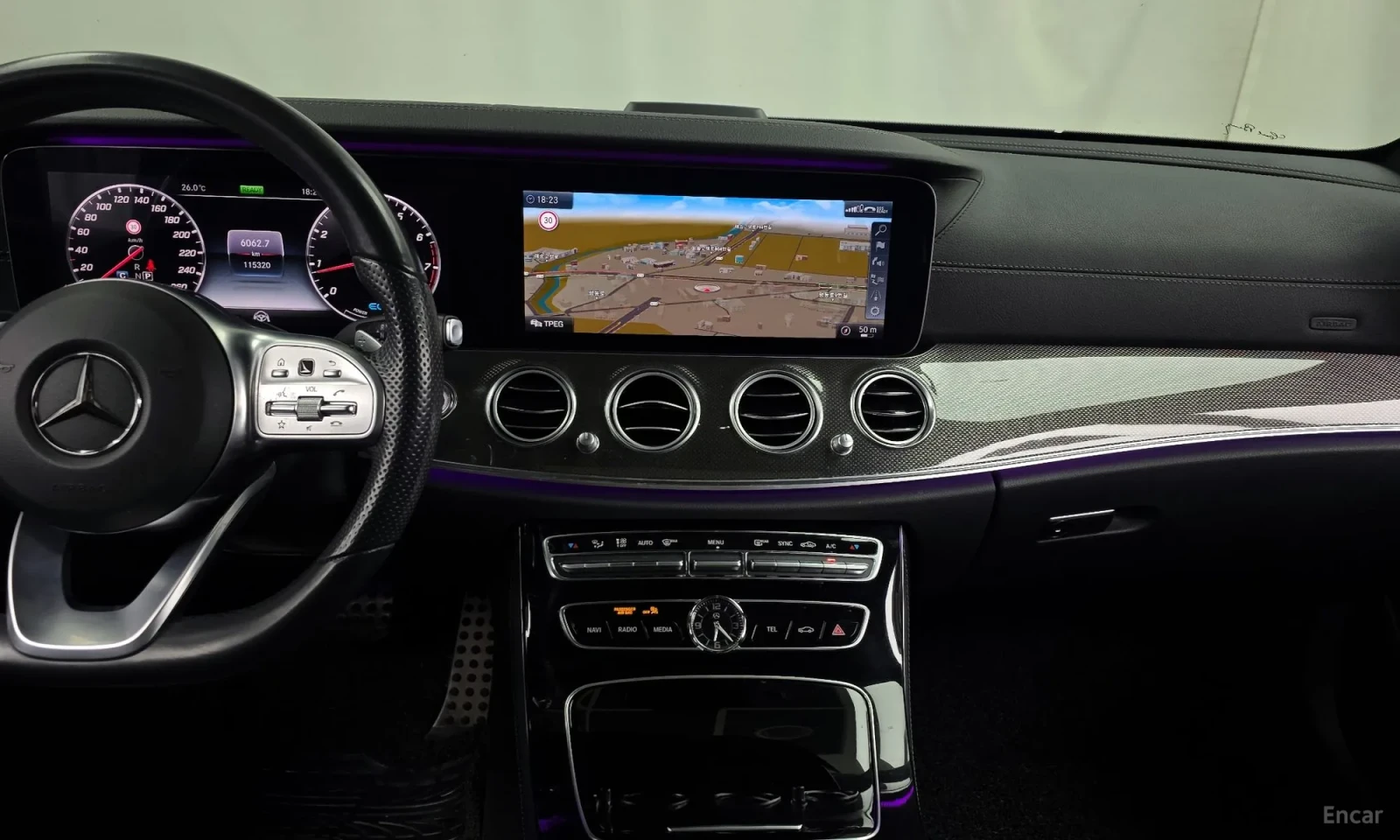 Mercedes-Benz E 350 4X4\AMG LINE\Burmester, снимка 14 - Автомобили и джипове - 56185363