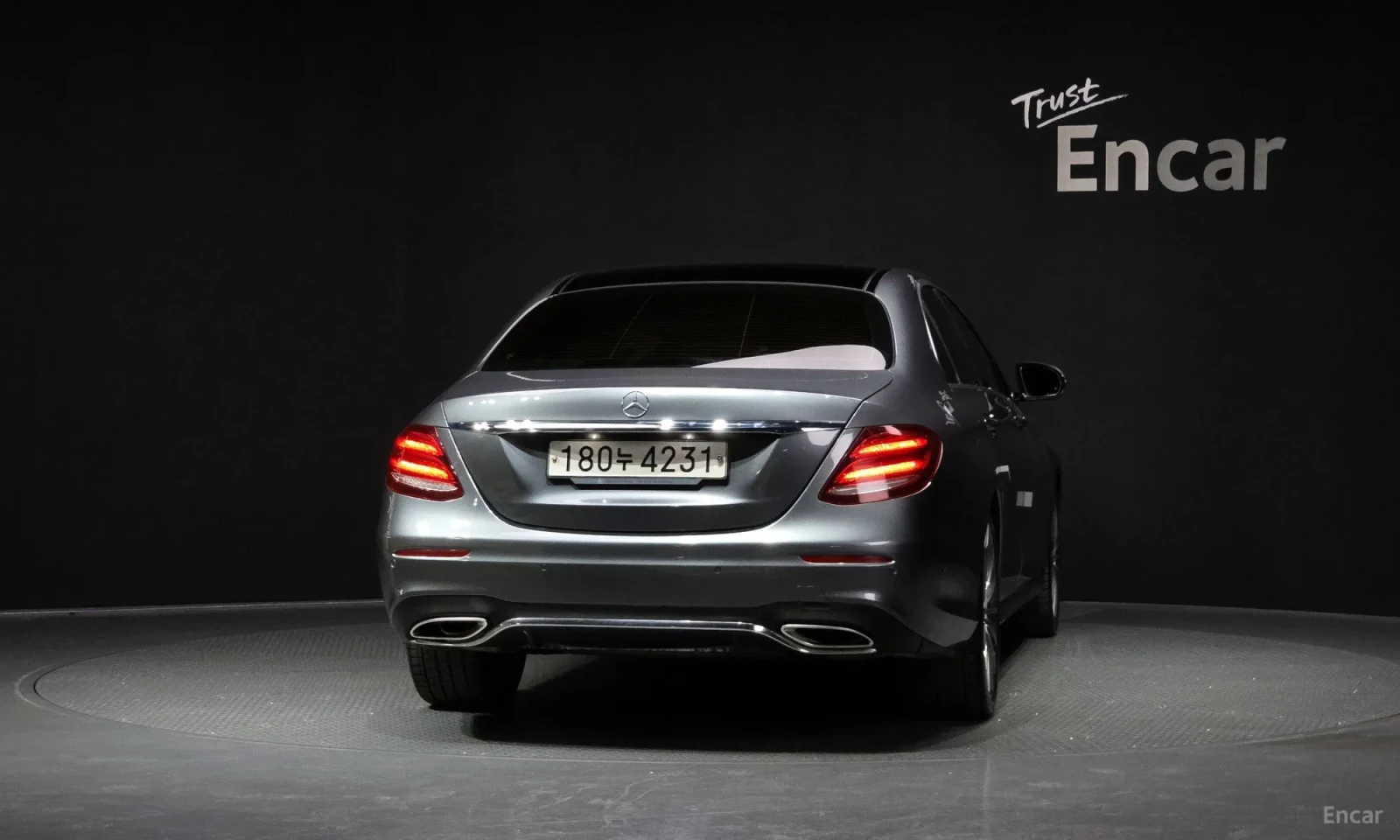 Mercedes-Benz E 350 4X4\AMG LINE\Burmester, снимка 4 - Автомобили и джипове - 56185363