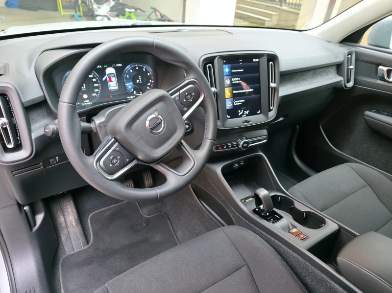 Volvo XC40 В ГАРАНЦИЯ АВТОМАТ, снимка 12 - Автомобили и джипове - 48822234