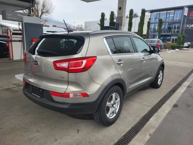 Kia Sportage, снимка 3 - Автомобили и джипове - 49455587