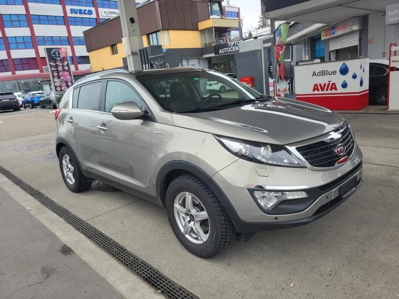 Kia Sportage, снимка 1 - Автомобили и джипове - 49455587