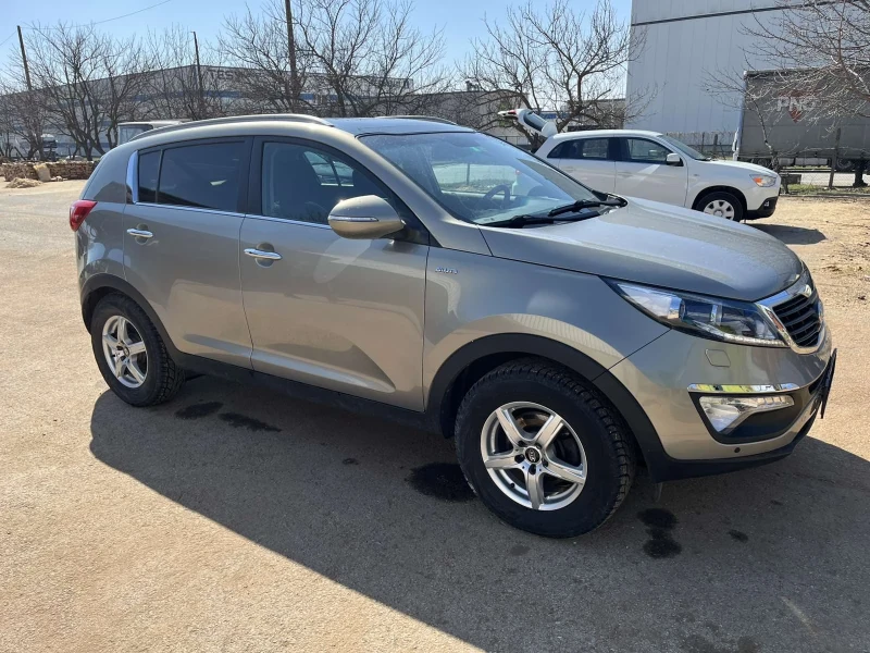 Kia Sportage, снимка 8 - Автомобили и джипове - 49455587