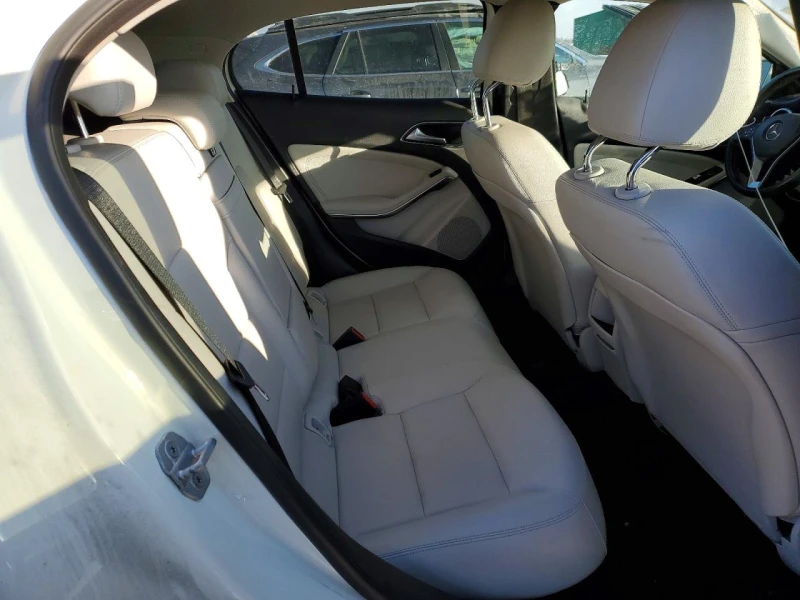 Mercedes-Benz GLA 250 2l 4Matic, снимка 10 - Автомобили и джипове - 53276627