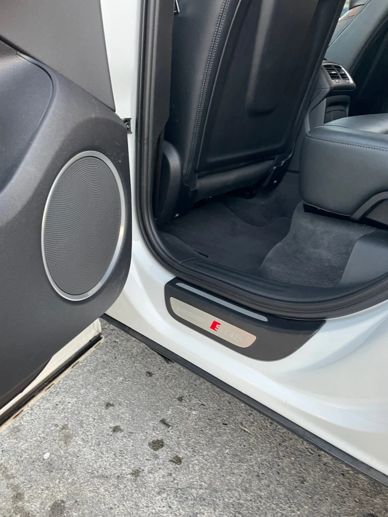 Audi SQ5, снимка 10 - Автомобили и джипове - 53325037