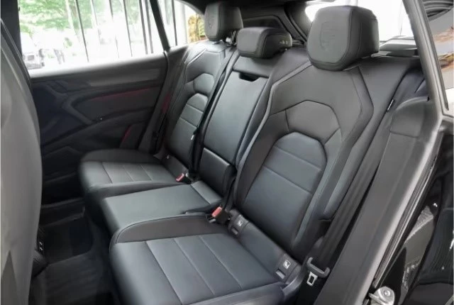 Porsche Cayenne TURBO ELECTRIC / HEAD UP / PANO / BOSE / 360 / , снимка 17 - Автомобили и джипове - 54912805