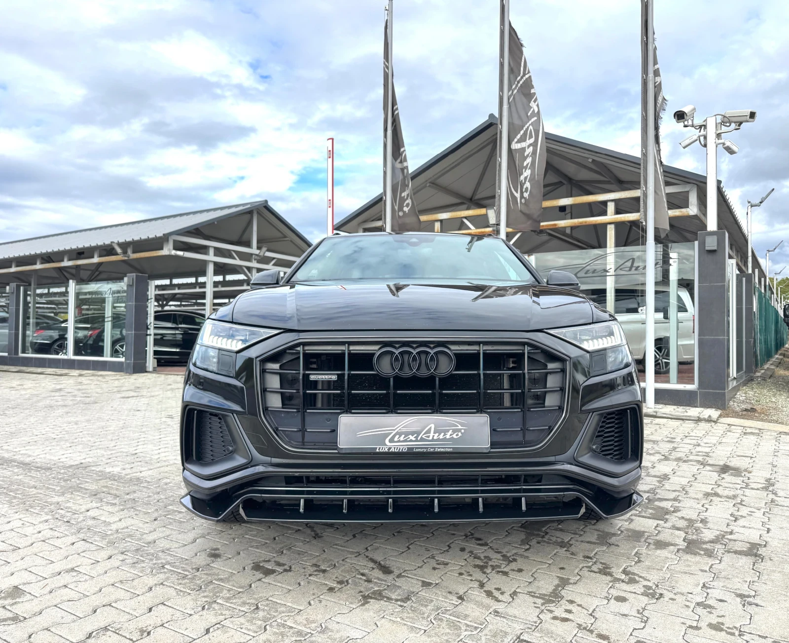 Audi Q8 S-LINE#MATRIX#PANORAMA#ОБДУХВАНЕ#AIRMAT#KEYLESS - изображение 3