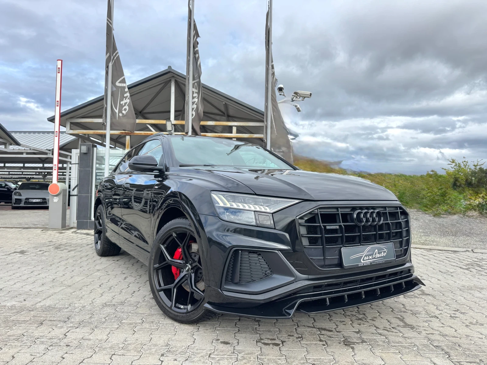 Audi Q8 S-LINE#MATRIX#PANORAMA#ОБДУХВАНЕ#AIRMAT#KEYLESS - изображение 2