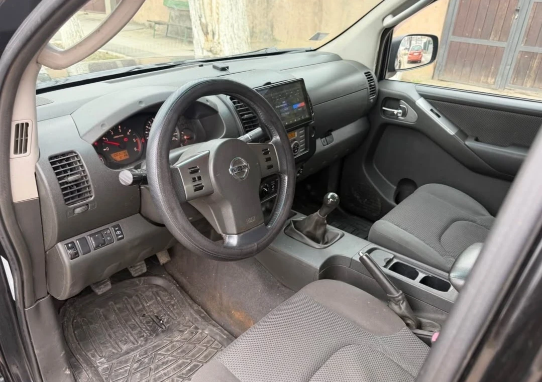 Nissan Navara, снимка 10 - Автомобили и джипове - 53731067